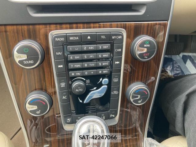 Volvo S60 2013-12 8782532-21