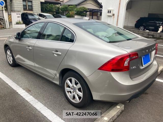 Volvo S60 2013-12 8782532-3