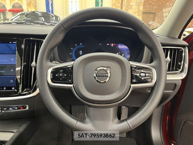 Volvo S60 2024-10 8884562-6