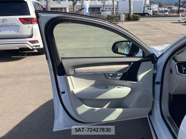 Volvo S90 2023-09 2010811-14
