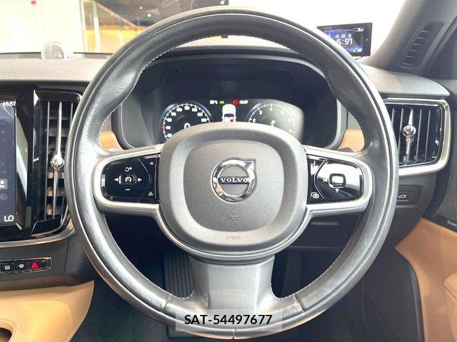 Volvo S90 2018-03 5882160-9