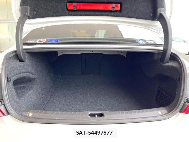 Volvo S90 2018-03 5882160-12