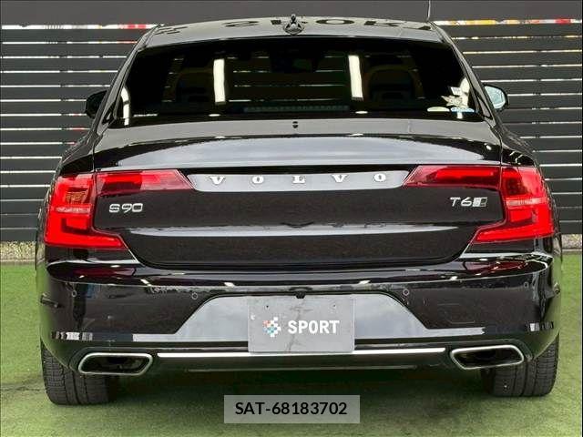 Volvo S90 2017-03 6277621-13