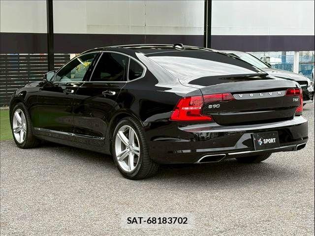 Volvo S90 2017-03 6277621-16