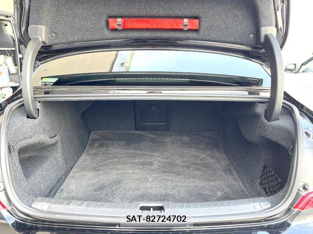 Volvo S90 2017-08 7330973-13