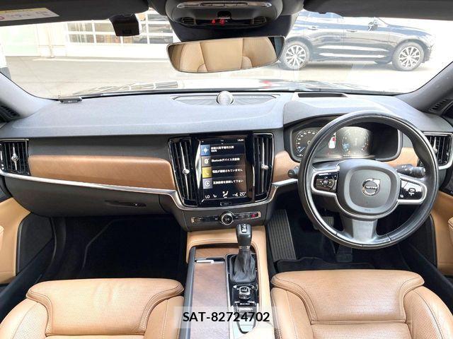 Volvo S90 2017-08 7330973-1