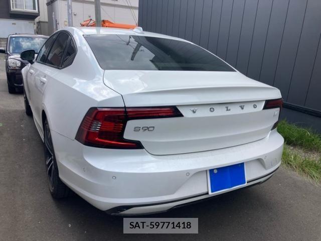 Volvo S90 2023-03 8338393-4