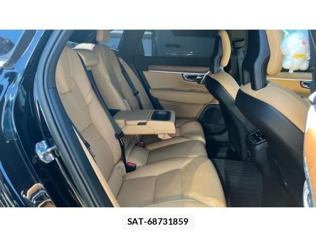 Volvo S90 2017-05 8439056-17