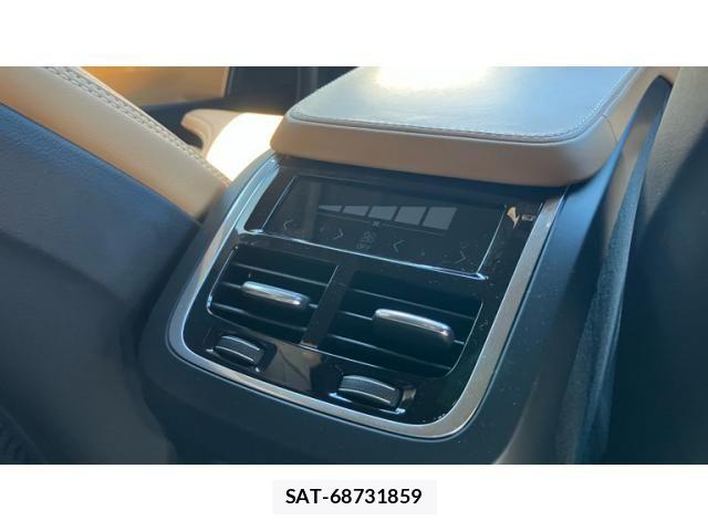 Volvo S90 2017-05 8439056-18