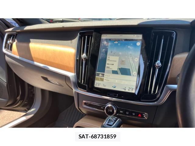 Volvo S90 2017-05 8439056-22