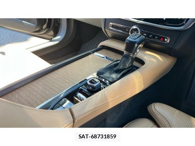 Volvo S90 2017-05 8439056-26
