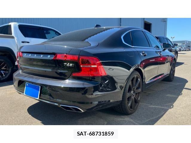 Volvo S90 2017-05 8439056-8