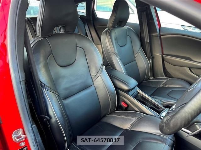 Volvo V40 2016-03 873392-11
