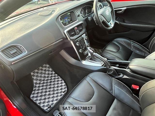 Volvo V40 2016-03 873392-19