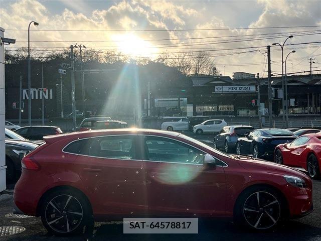 Volvo V40 2016-03 873392-3