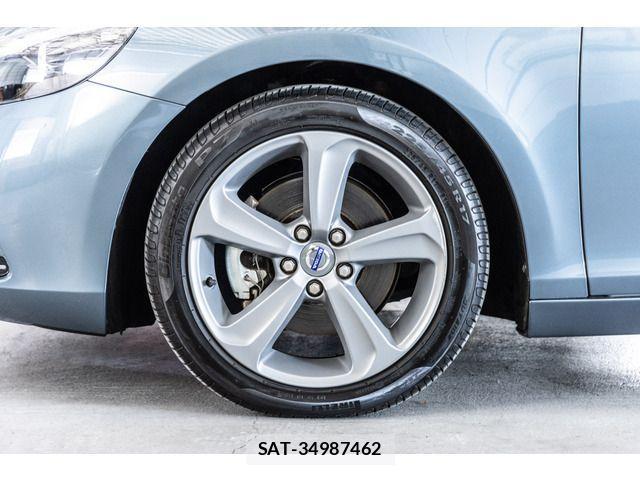 Volvo V40 2013-08 1555192-9