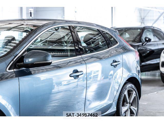 Volvo V40 2013-08 1555192-16