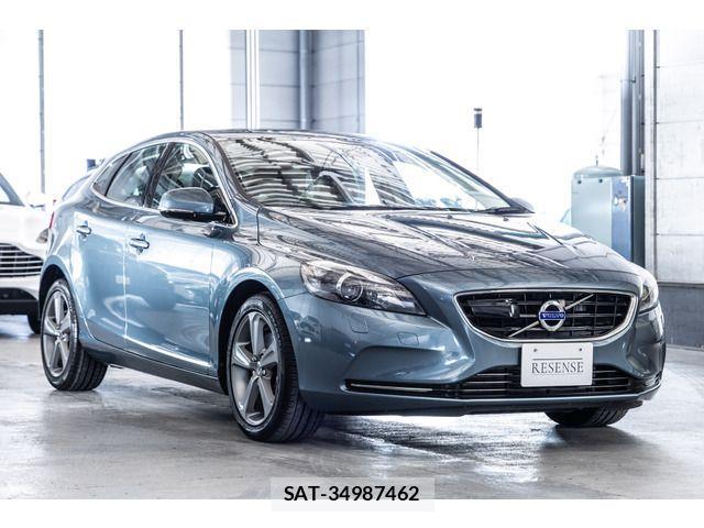 Volvo V40 2013-08 1555192-4