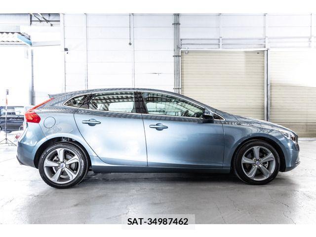 Volvo V40 2013-08 1555192-5