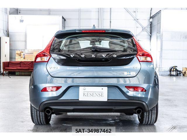 Volvo V40 2013-08 1555192-6