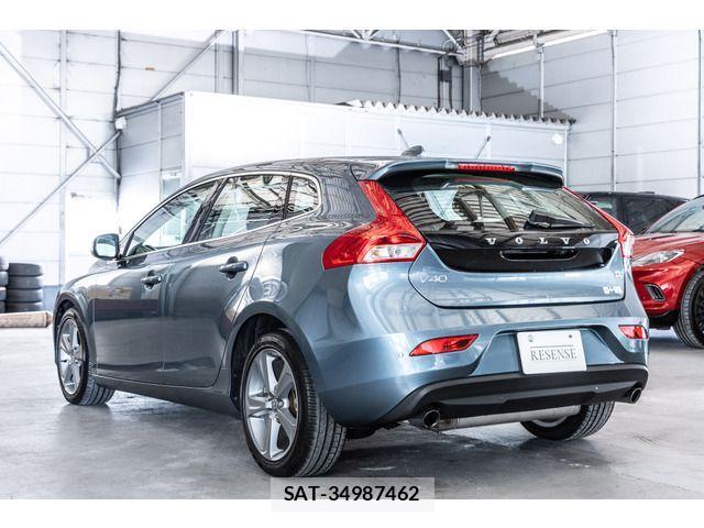 Volvo V40 2013-08 1555192-7
