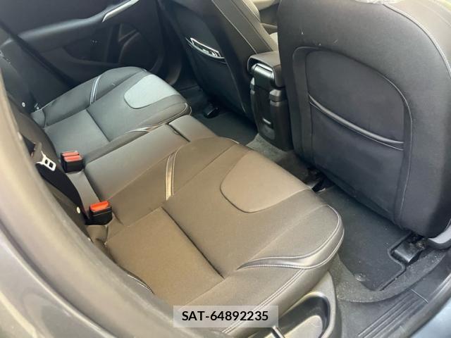 Volvo V40 2017-12 4993192-16
