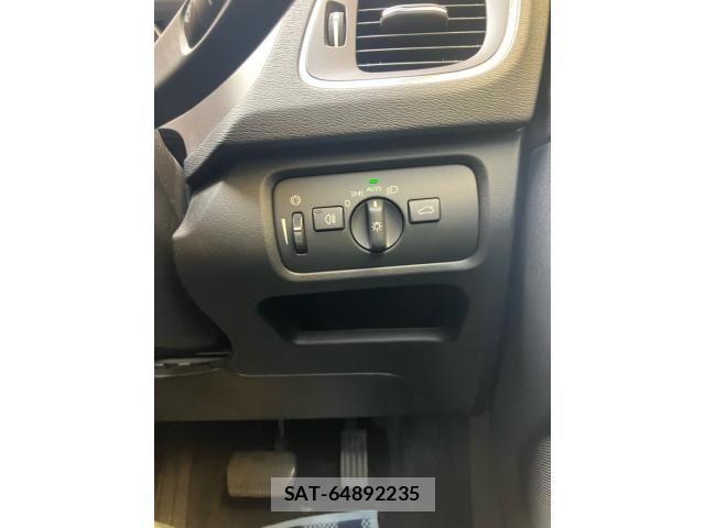 Volvo V40 2017-12 4993192-24
