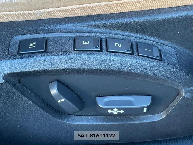 Volvo V40 2017-05 6220930-9