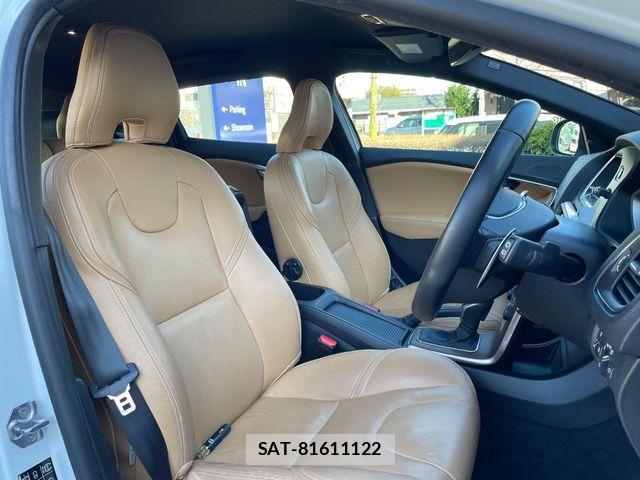Volvo V40 2017-05 6220930-11