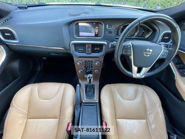 Volvo V40 2017-05 6220930-1