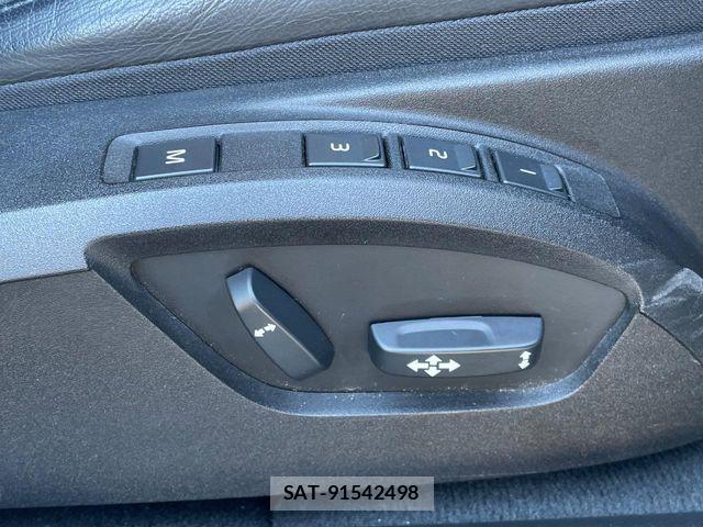 Volvo V40 2017-06 6220931-9