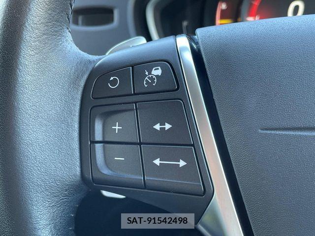 Volvo V40 2017-06 6220931-10