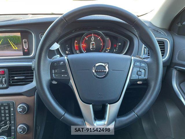 Volvo V40 2017-06 6220931-11
