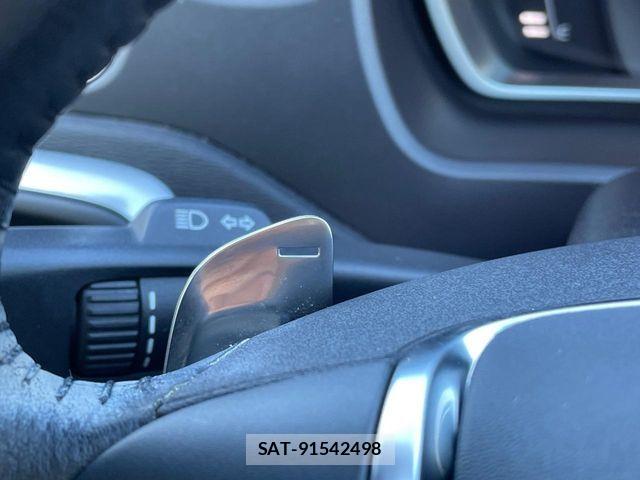 Volvo V40 2017-06 6220931-8