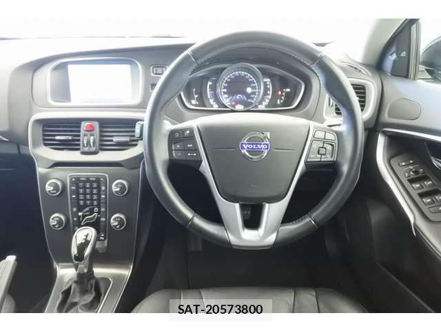 Volvo V40 2015-04 6248255-15