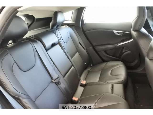 Volvo V40 2015-04 6248255-16