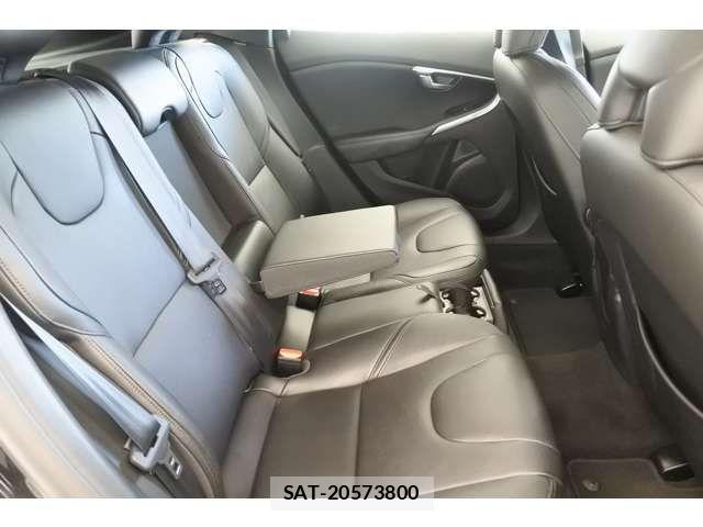 Volvo V40 2015-04 6248255-17