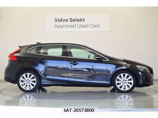 Volvo V40 2015-04 6248255-6