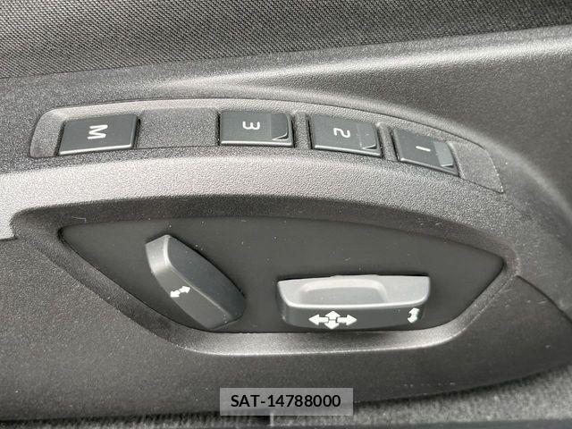 Volvo V40 2018-12 6504538-9