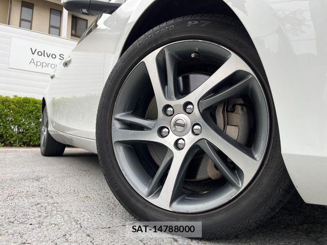 Volvo V40 2018-12 6504538-15