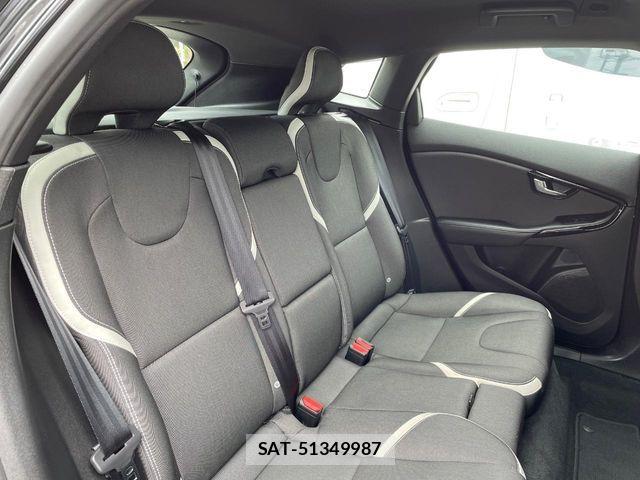 Volvo V40 2018-12 6504545-11