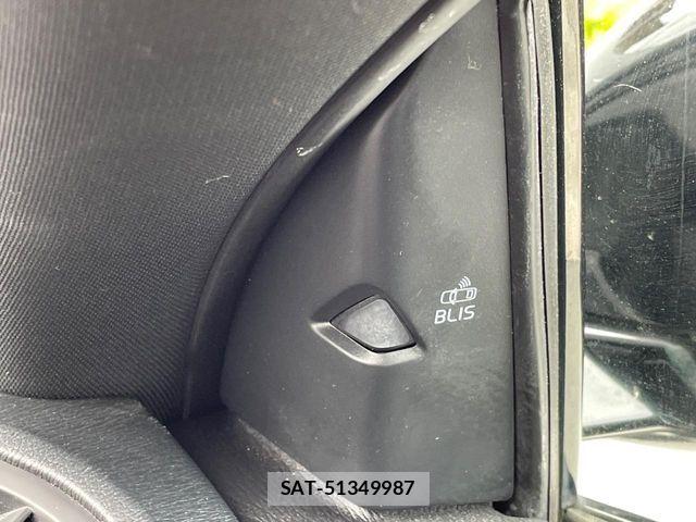 Volvo V40 2018-12 6504545-6