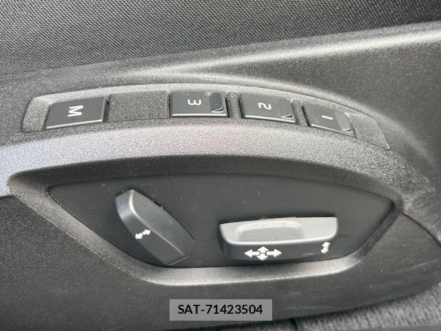 Volvo V40 2017-05 6504544-9
