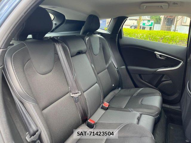 Volvo V40 2017-05 6504544-11