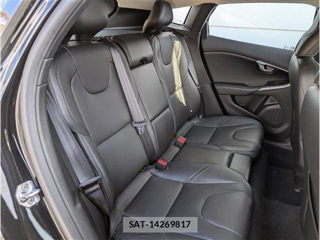 Volvo V40 2017-01 6615508-12