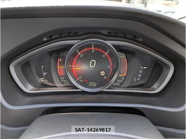 Volvo V40 2017-01 6615508-16