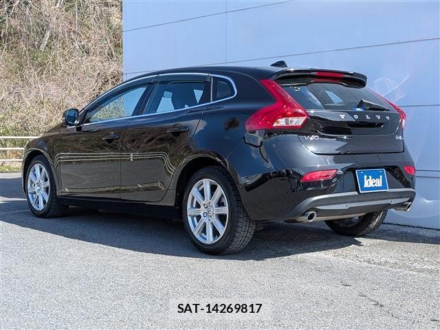 Volvo V40 2017-01 6615508-6