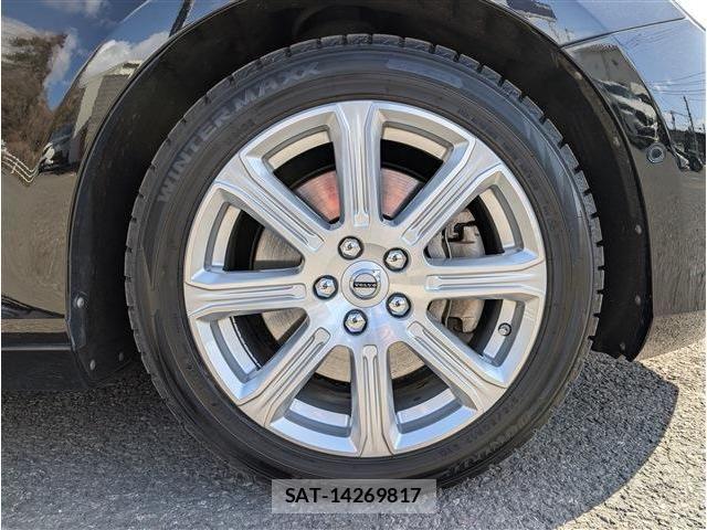 Volvo V40 2017-01 6615508-8