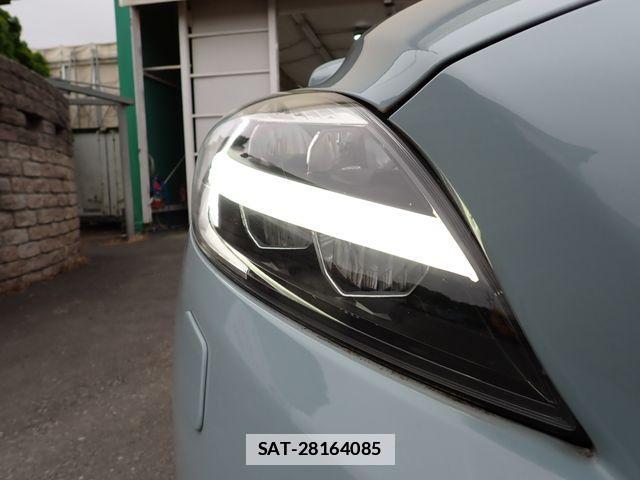 Volvo V40 2017-06 6678645-10