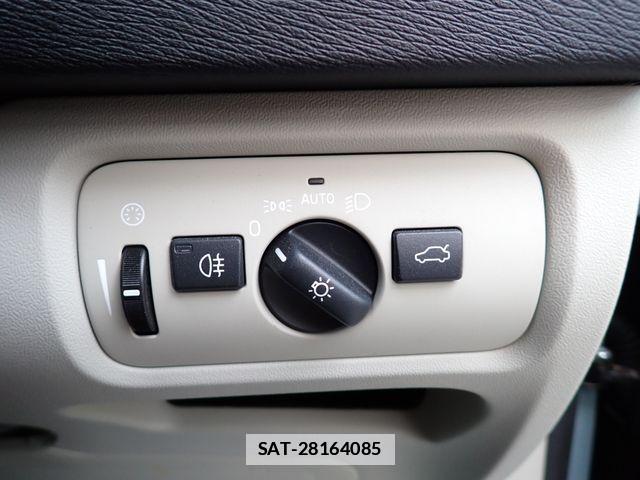 Volvo V40 2017-06 6678645-14